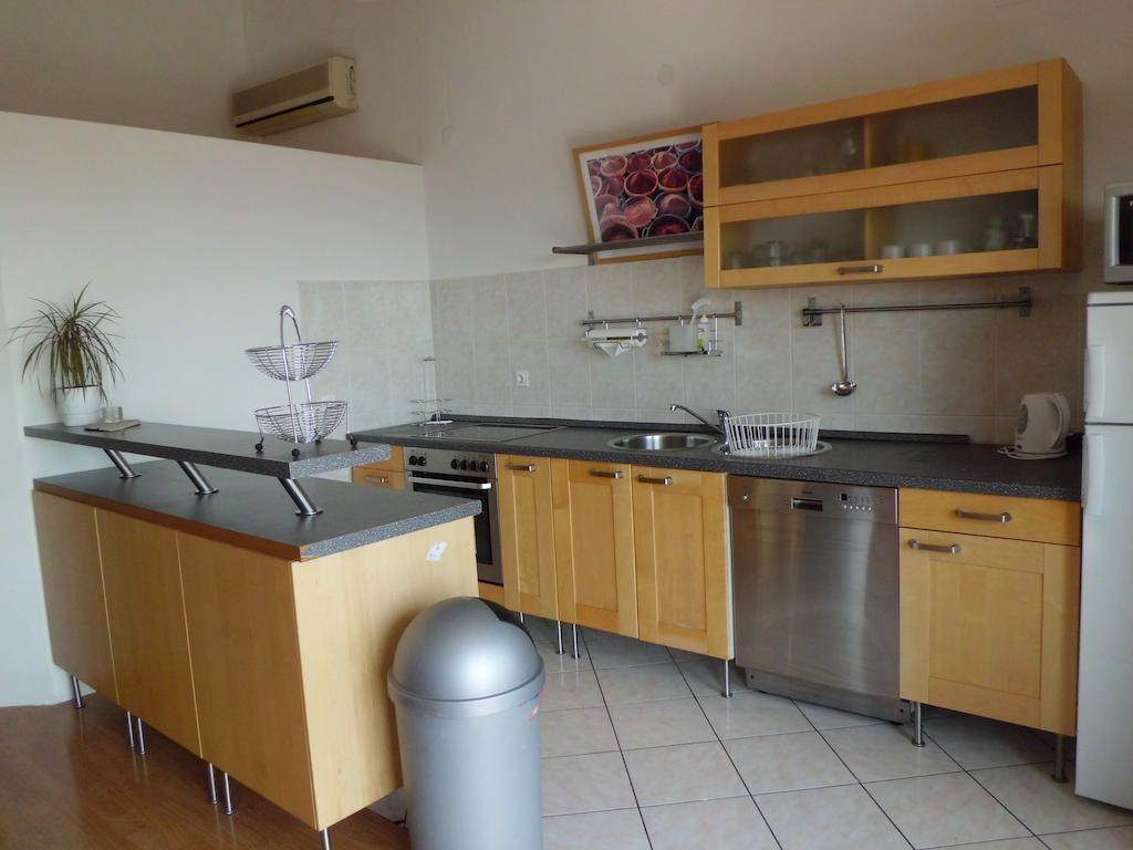Apartments Viskovic Макарска Стая снимка