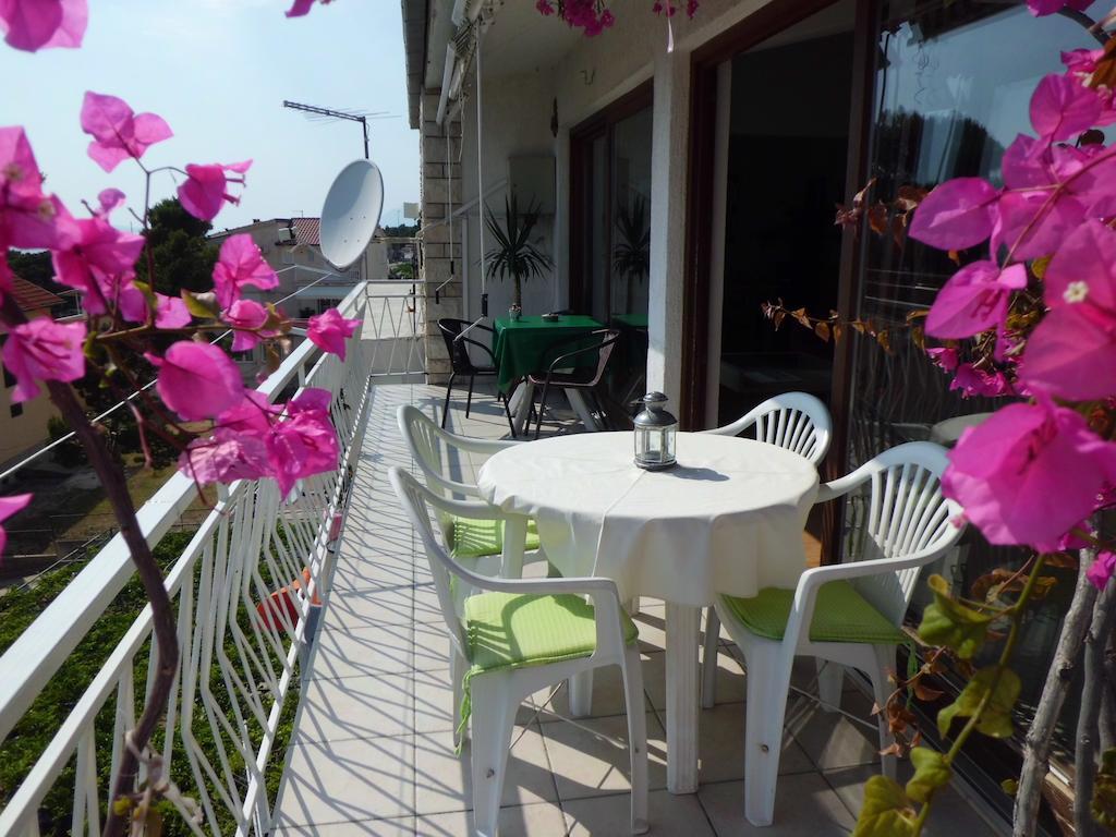 Apartments Viskovic Макарска Стая снимка