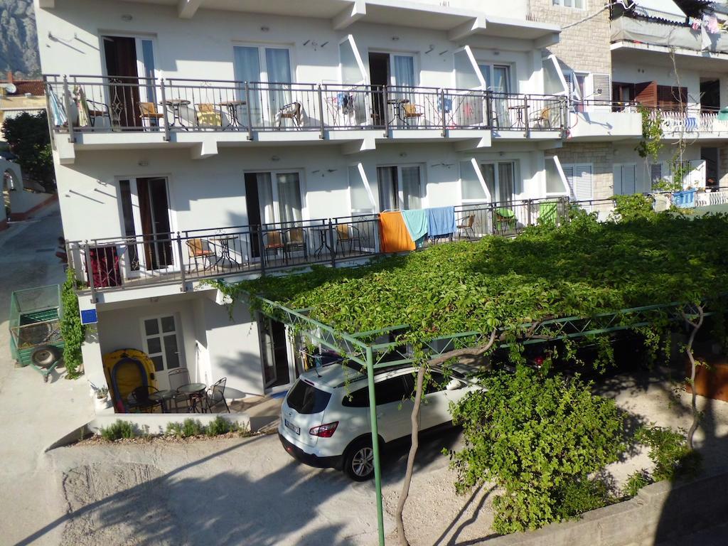 Apartments Viskovic Макарска Екстериор снимка
