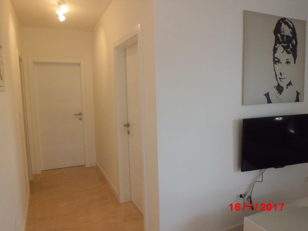 Apartments Viskovic Макарска Екстериор снимка
