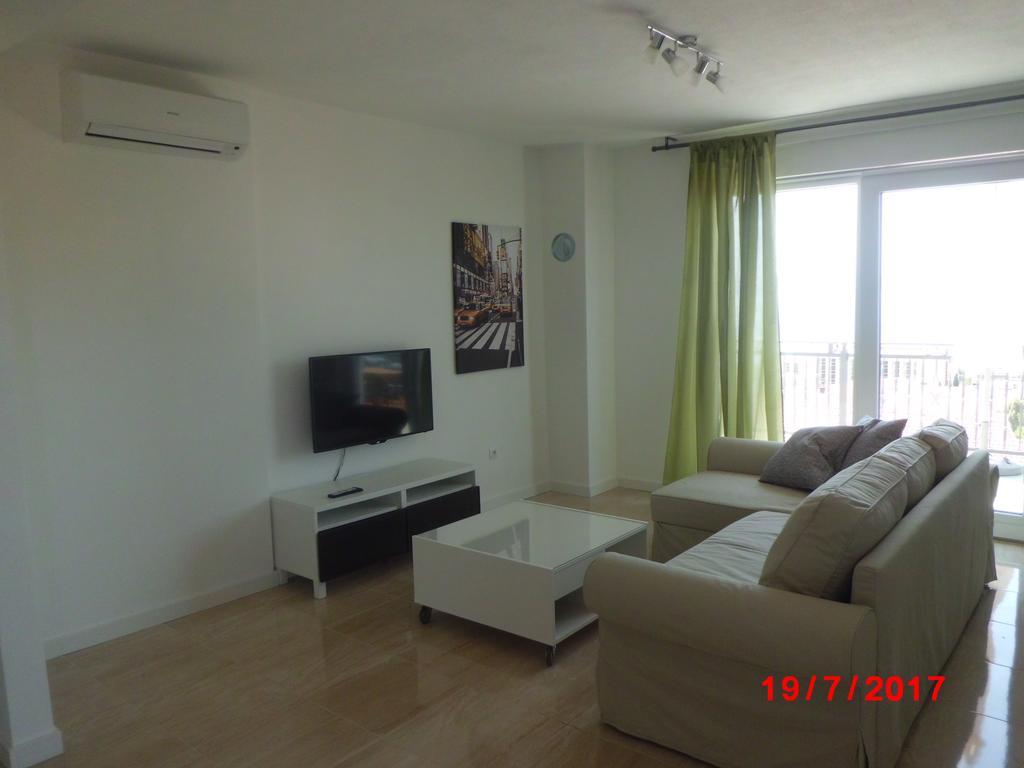 Apartments Viskovic Макарска Екстериор снимка