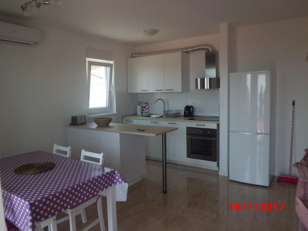 Apartments Viskovic Макарска Екстериор снимка