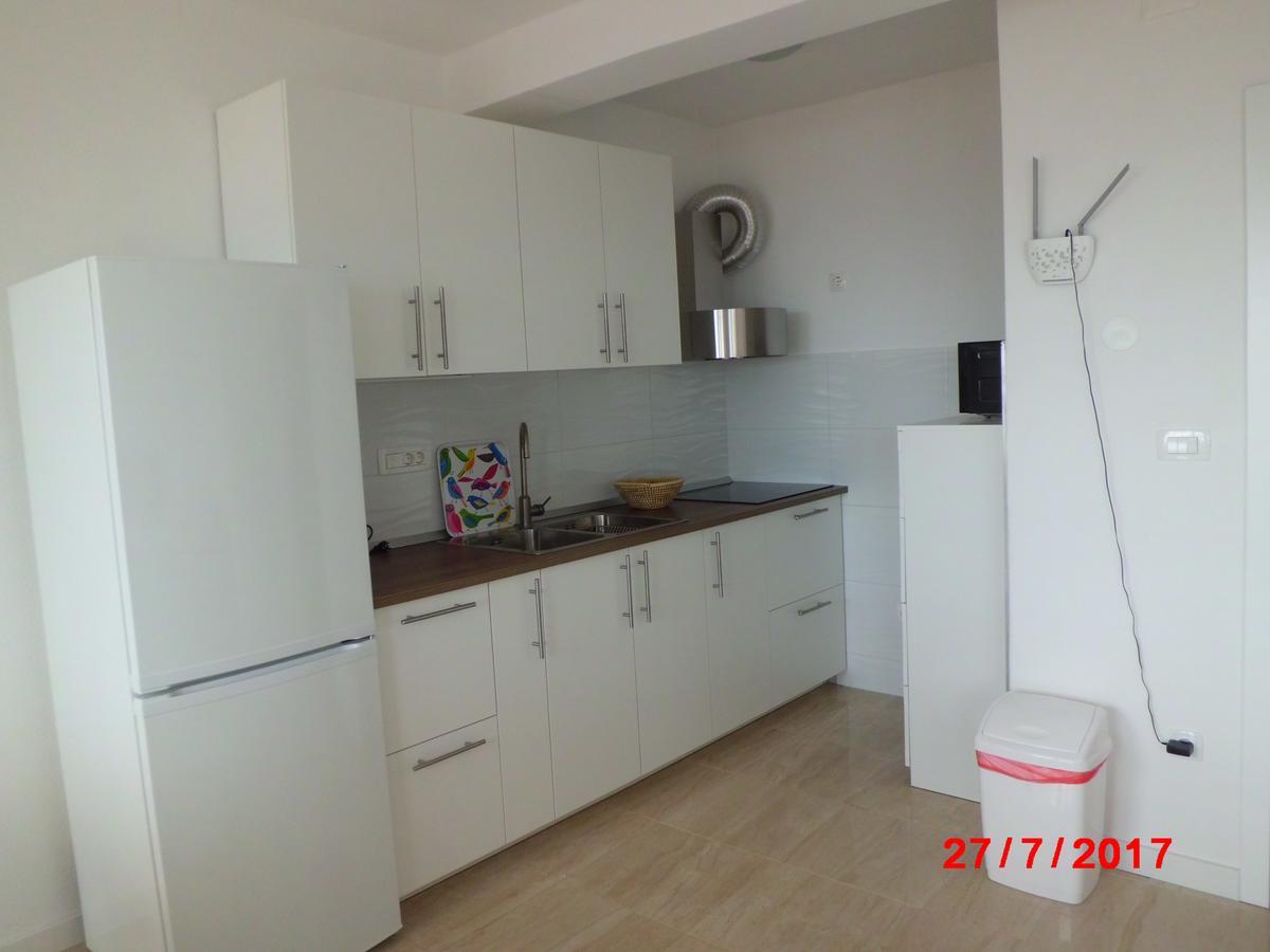 Apartments Viskovic Макарска Екстериор снимка