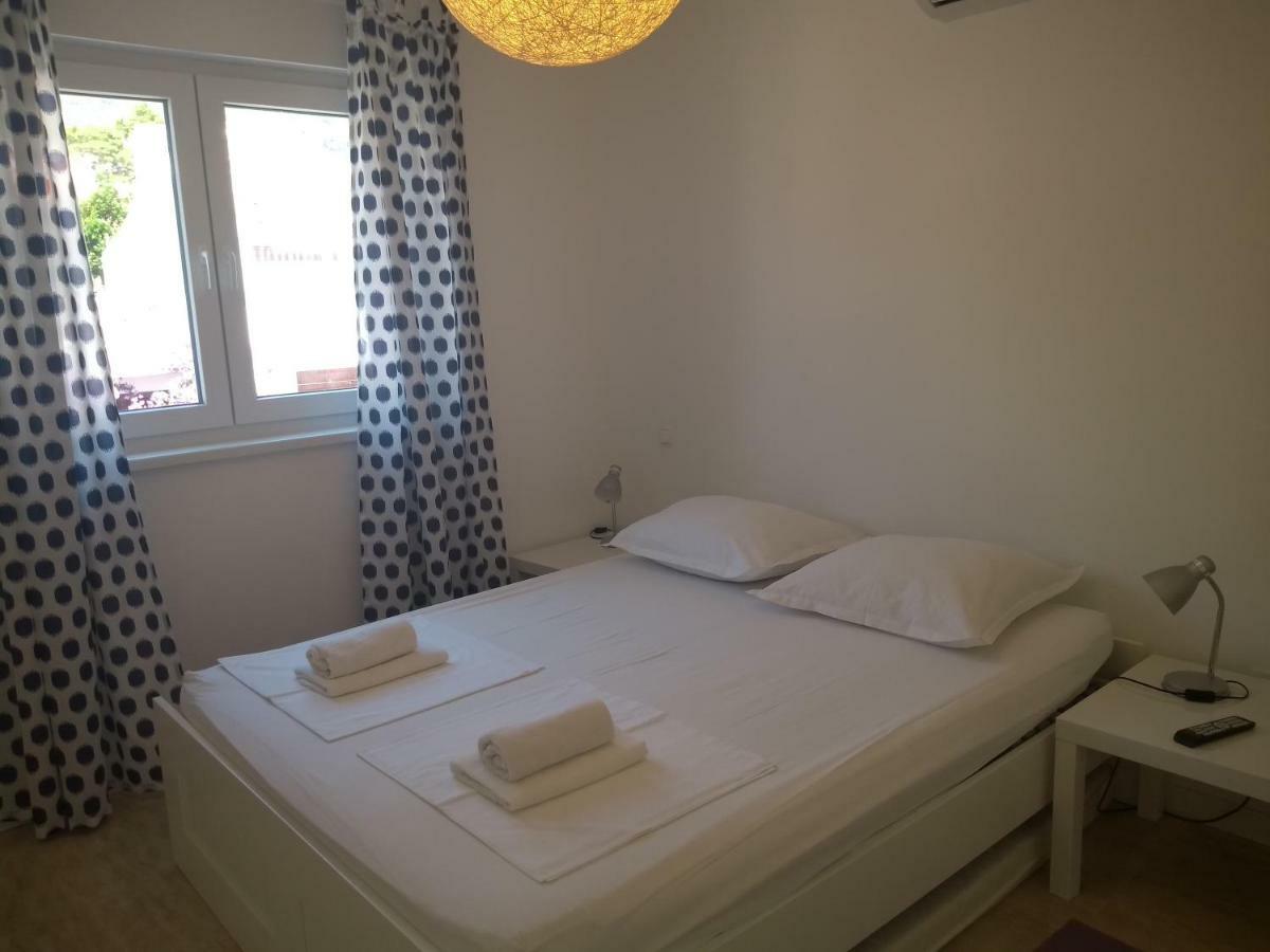 Apartments Viskovic Макарска Екстериор снимка