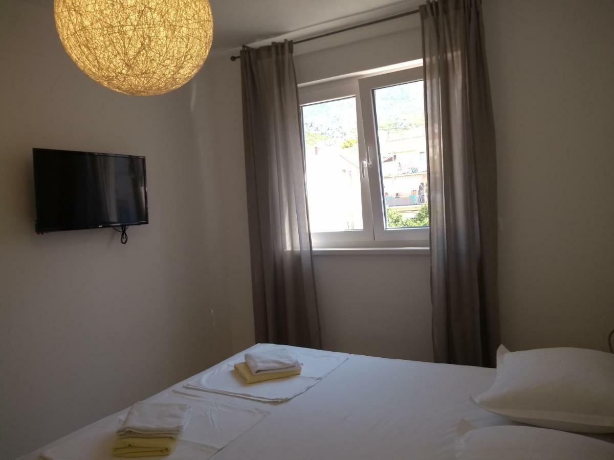 Apartments Viskovic Макарска Екстериор снимка