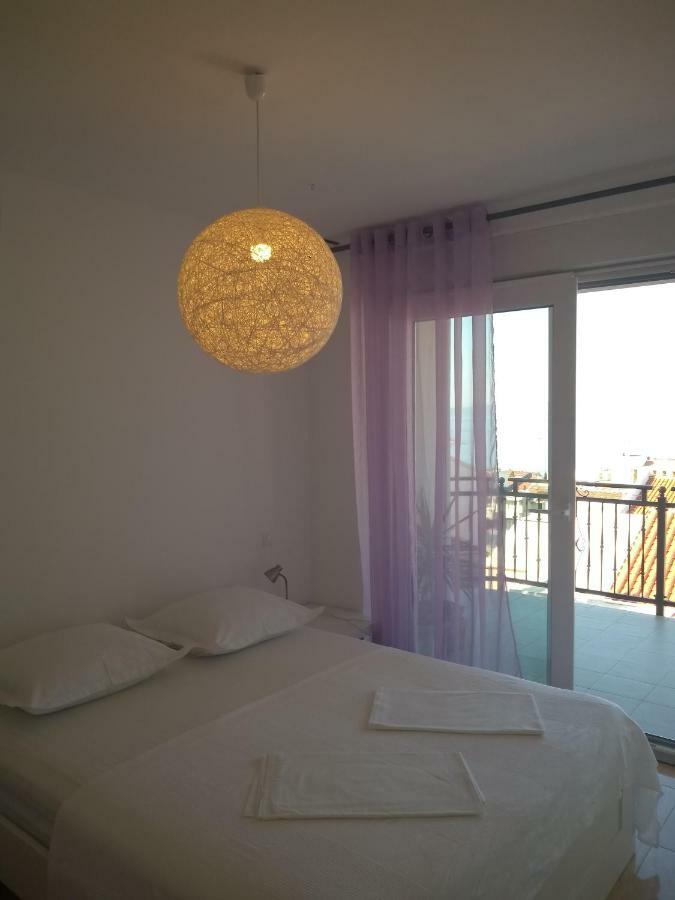 Apartments Viskovic Макарска Екстериор снимка